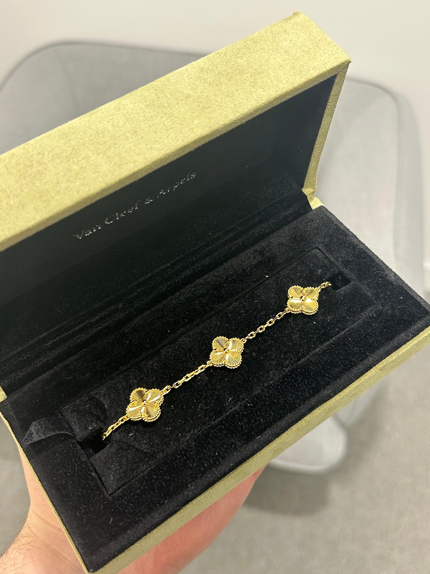 18kt Van Cleef & Arpels Alhambra inspired Bracelet